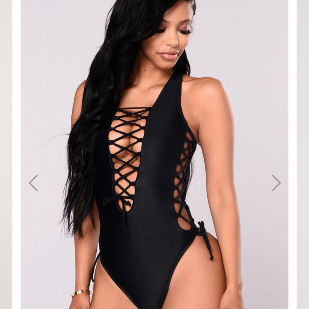 Fashion Nova Sun Goes Down Swimsuit - black